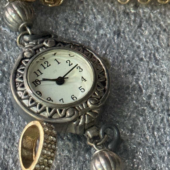 21 pieces Vintage necklaces,pendants. Estates sale. - Picture 14 of 15